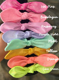 Holographic Knotted Scrunchie